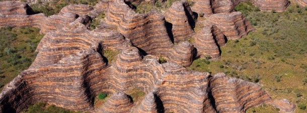 10 фотографий полосатых скал