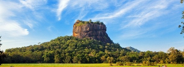 7 фотографий величественной крепости на скале