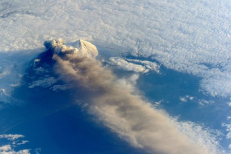 8 извержений вулканов, сфотографированных из космоса 