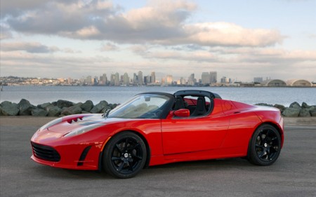 Первый спортивный электрокар Tesla Roadster