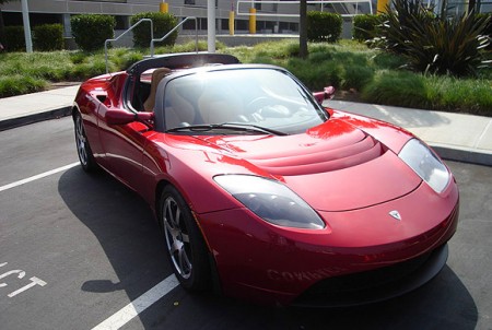 Первый спортивный электрокар Tesla Roadster